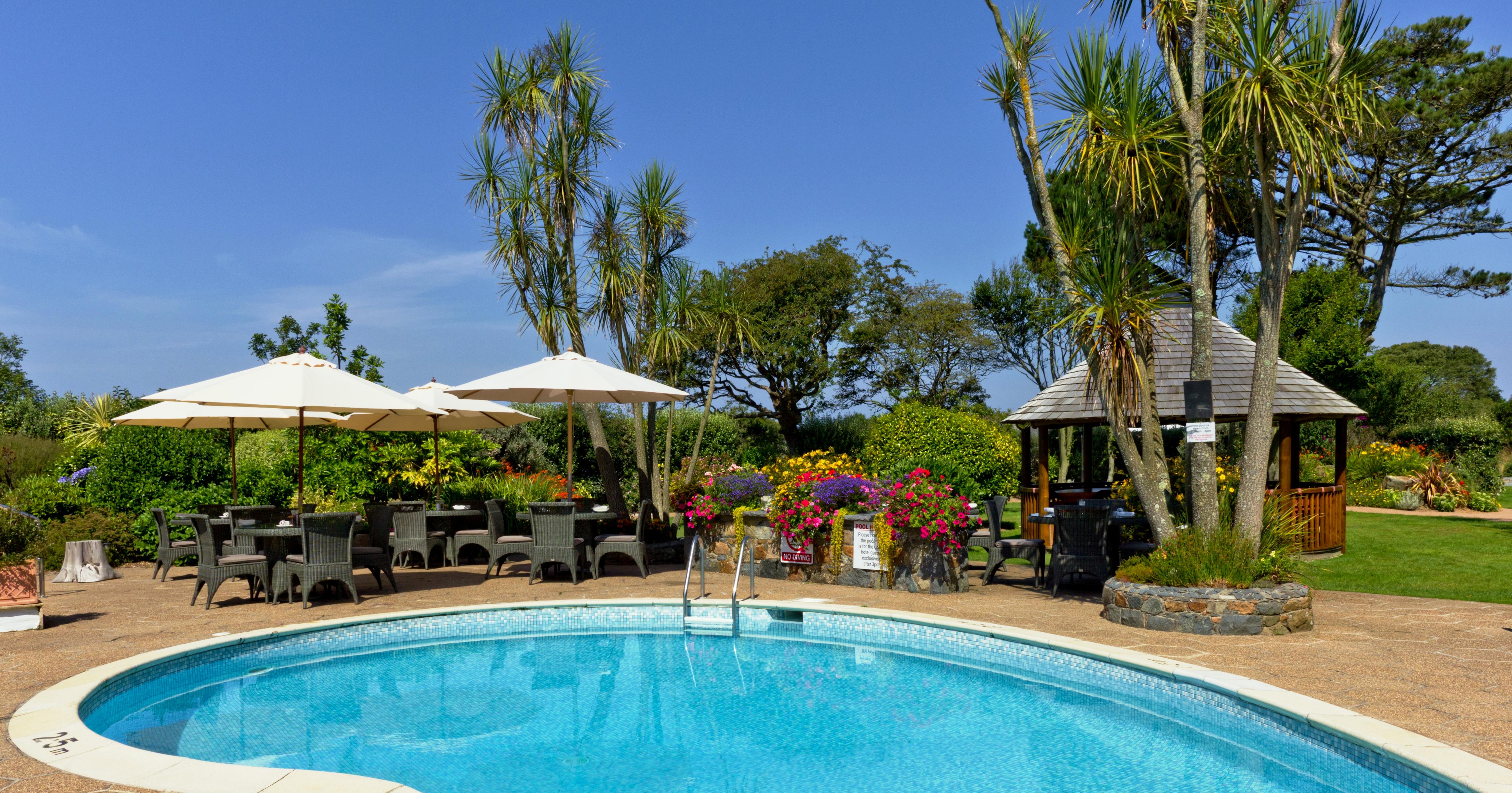 The Farmhouse Hotel And Restaurant Saint Saviour Facilities photo