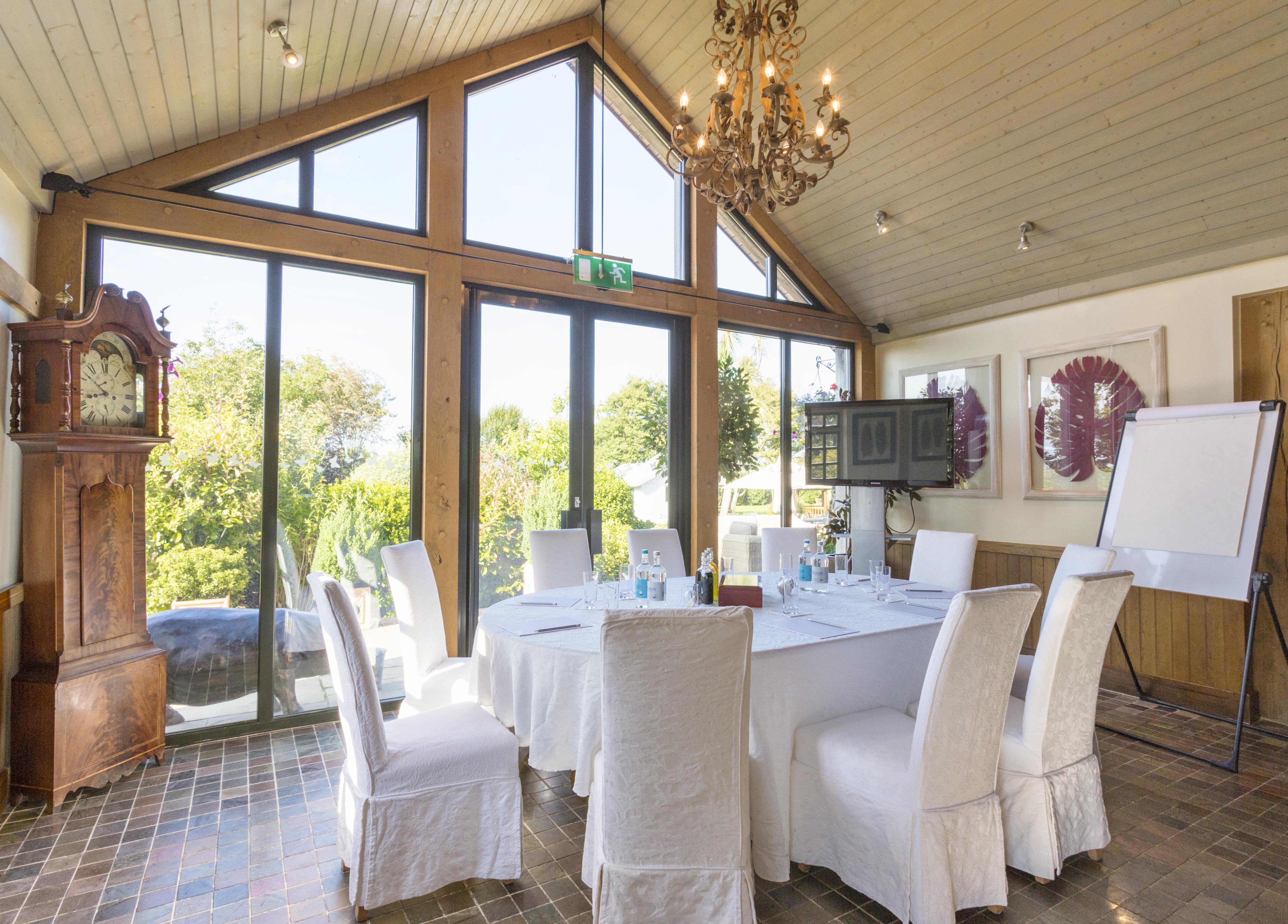 The Farmhouse Hotel And Restaurant Saint Saviour Exterior photo