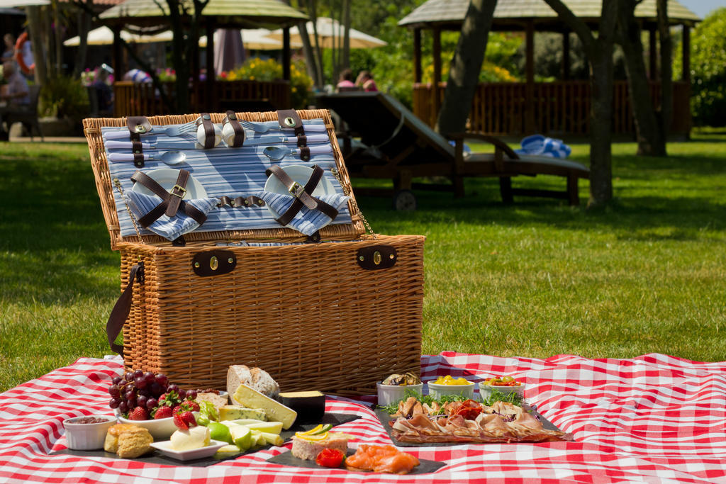 The Farmhouse Hotel And Restaurant Saint Saviour Facilities photo